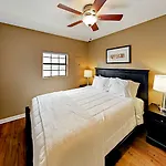 Landmark Mcmillin Court 13