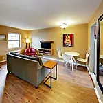 Landmark Mcmillin Court 15