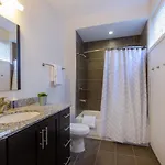 Acklen Flats By Hosteeva 4*