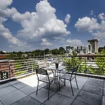 Acklen Flats By Hosteeva 4*