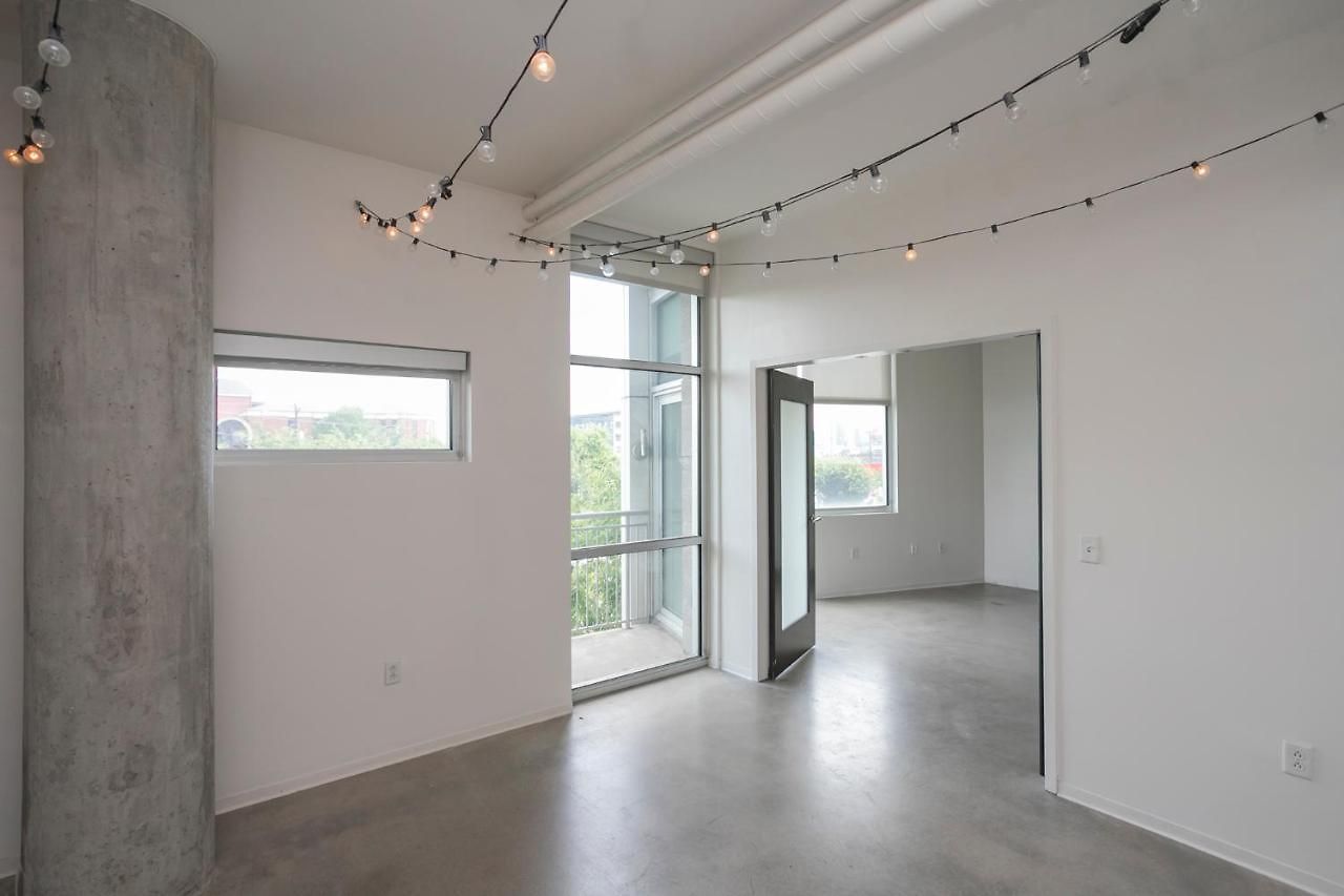 Holiday home Unfurnished Amazing Layout W Balcony & Storage 30 Day Minimum Nashville