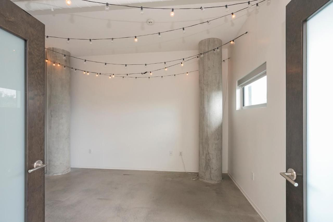 Unfurnished Amazing Layout W Balcony & Storage 30 Day Minimum * Nashville