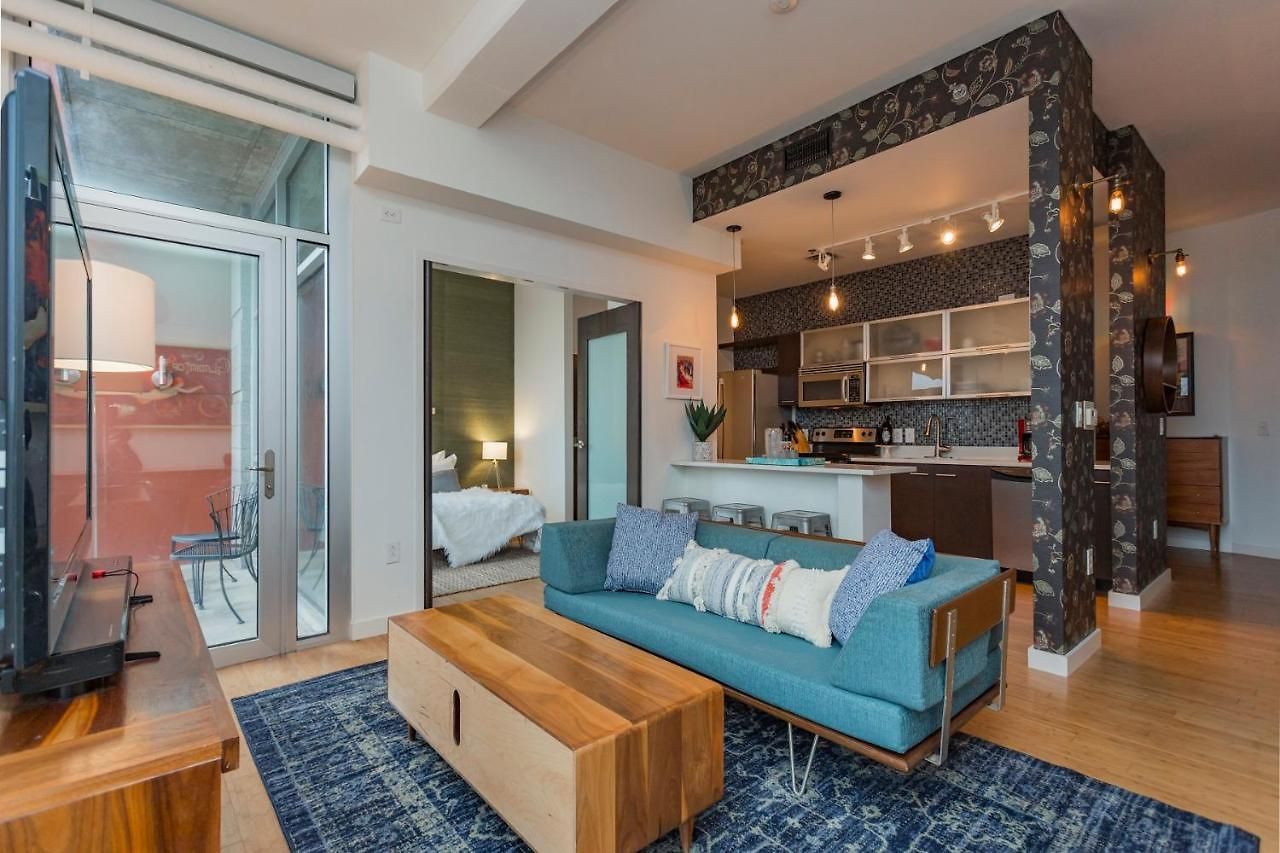 Artsy Extended Retreat Downtown Holiday home