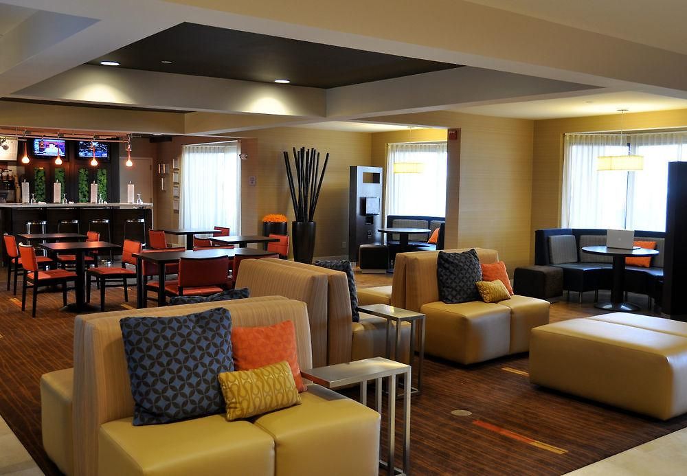 Hotel Courtyard By Marriott At Opryland 3*