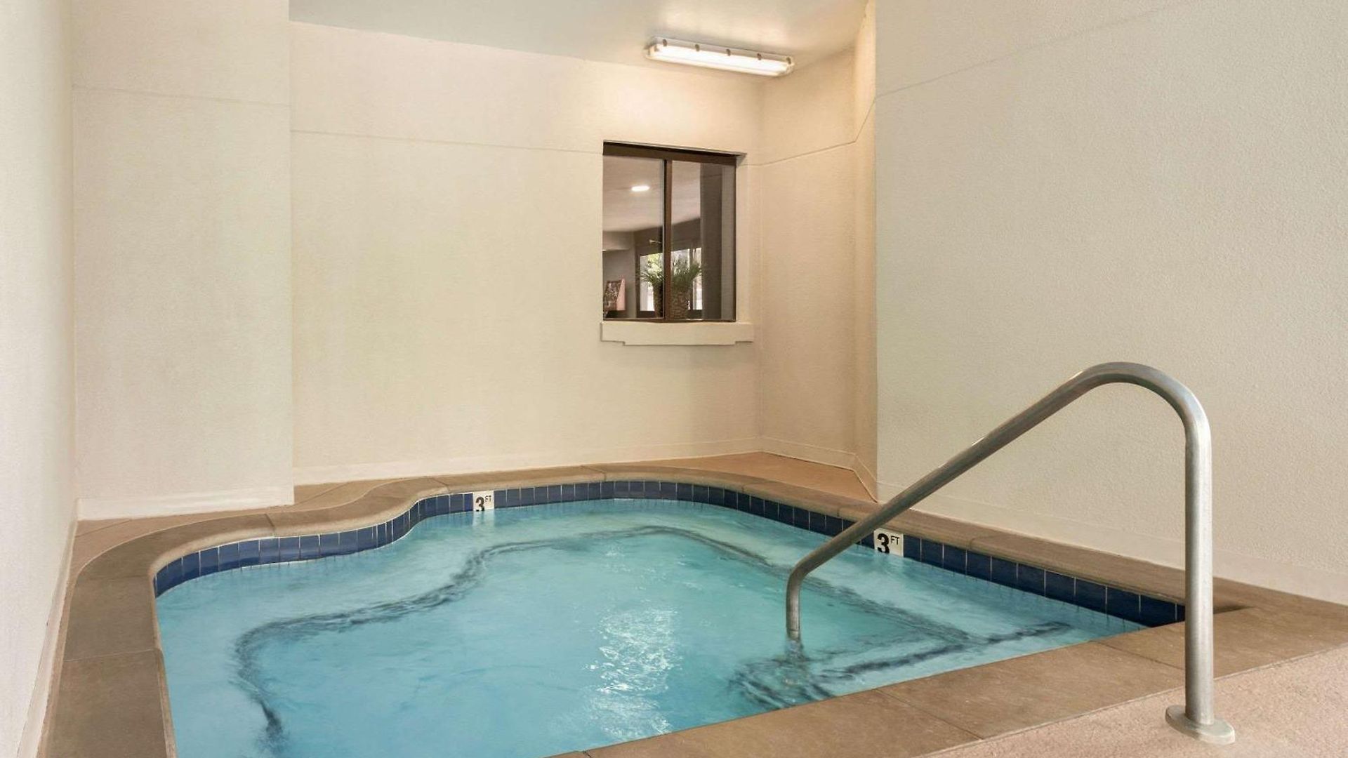 Luxe Hotel