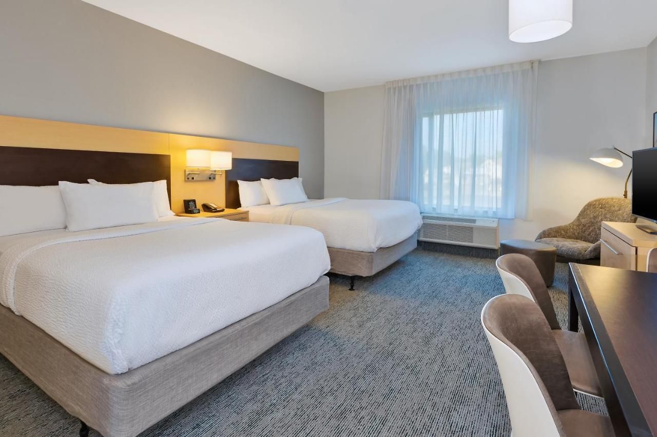 Towneplace By Marriott Airport Hotel