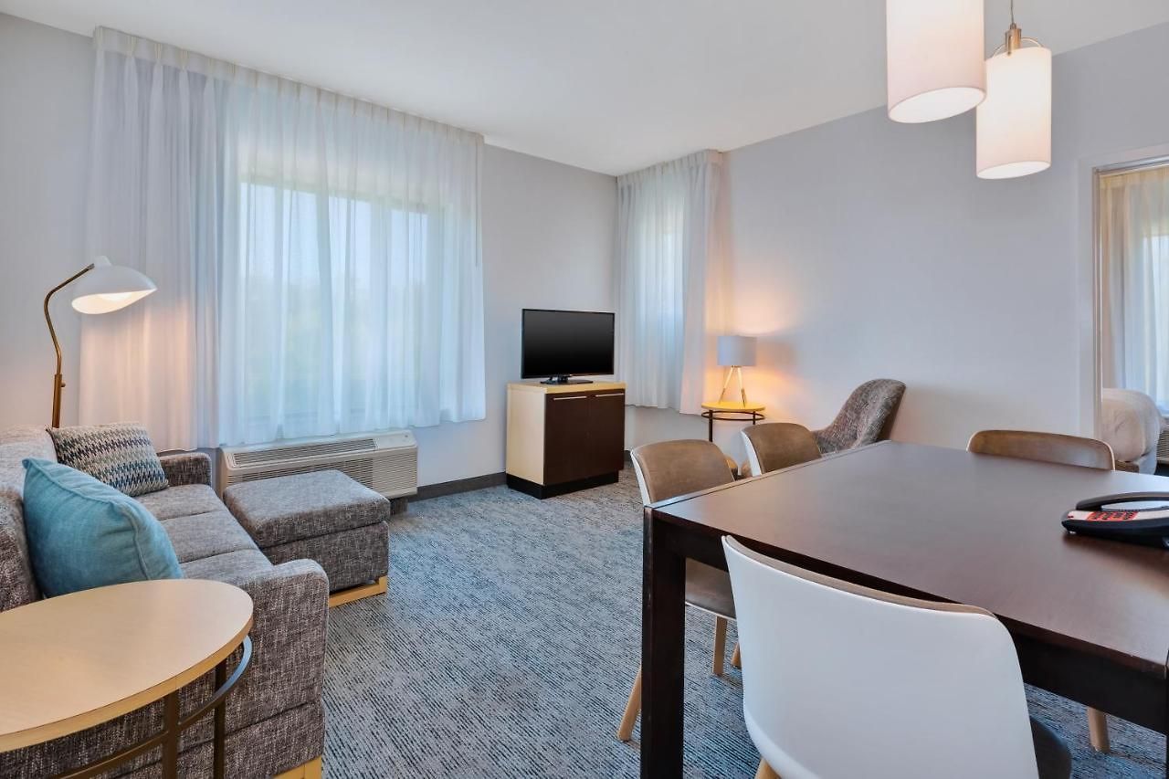 Towneplace By Marriott Airport 3*