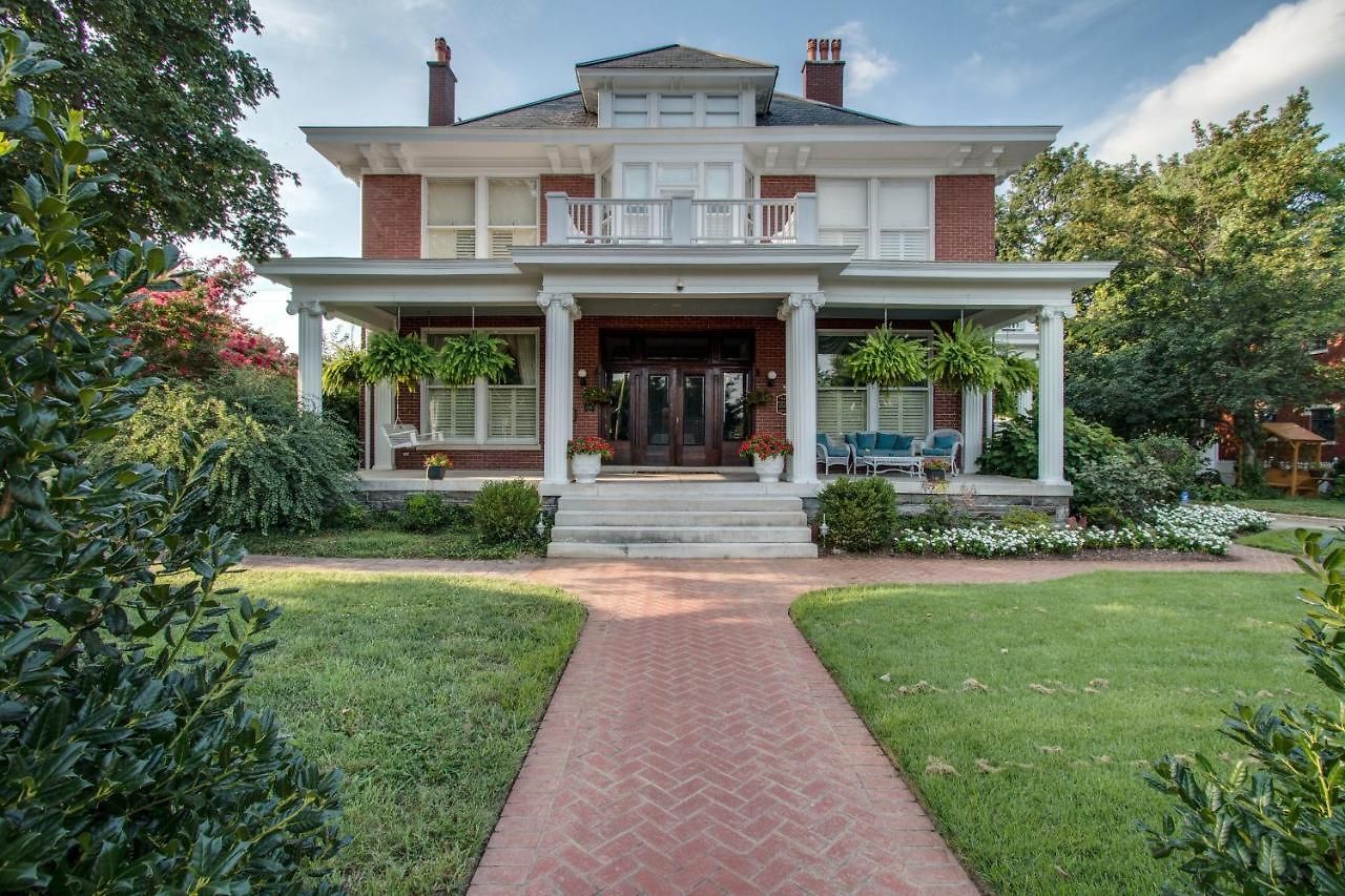 Bed & Breakfast The Timothy Demonbreun House *