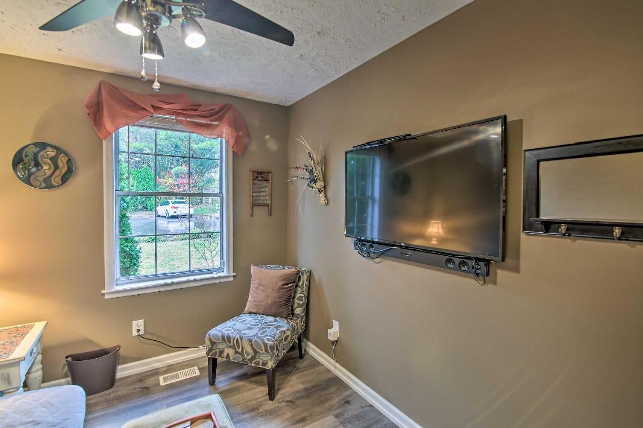 Lively East Pad: Walk To Bars & Eateries Holiday home