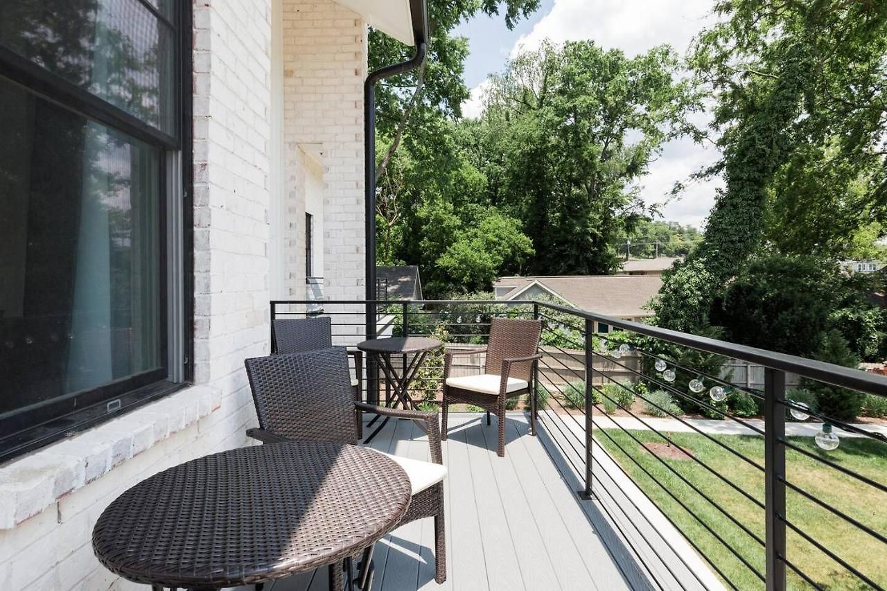 Brand New Luxury Near Downtown Holiday home *