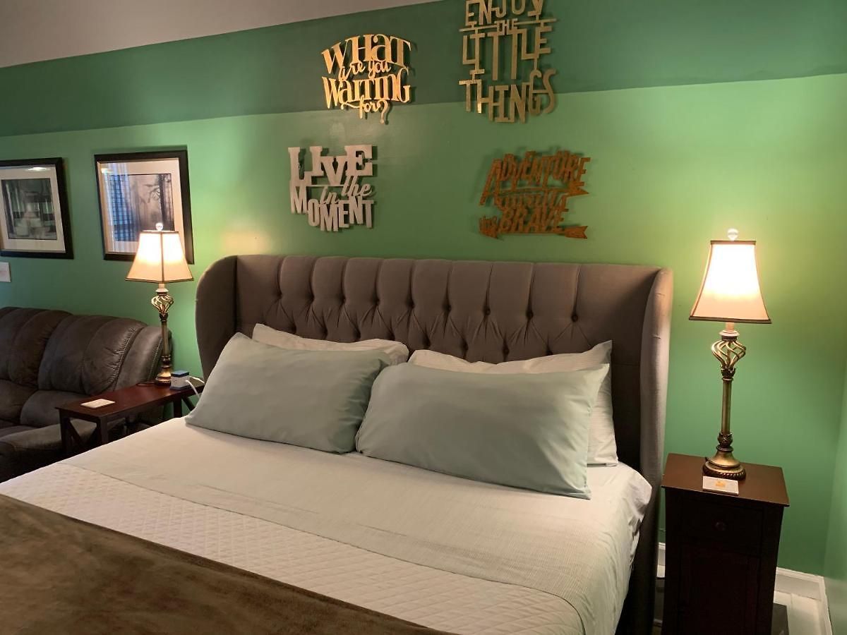 Guest house Rick's Downtown 4*