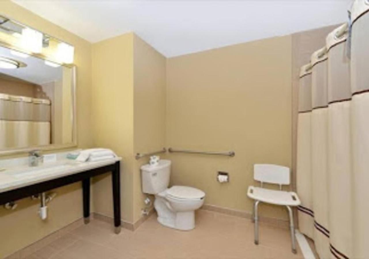 Quality Airport Hotel Nashville