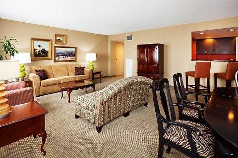 Airport Marriott Hotel 4*