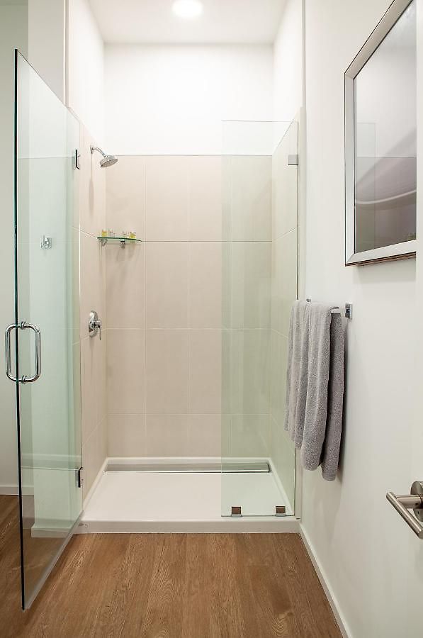 Urban Lux Modern 2 Bdr/2 Ba Condo *