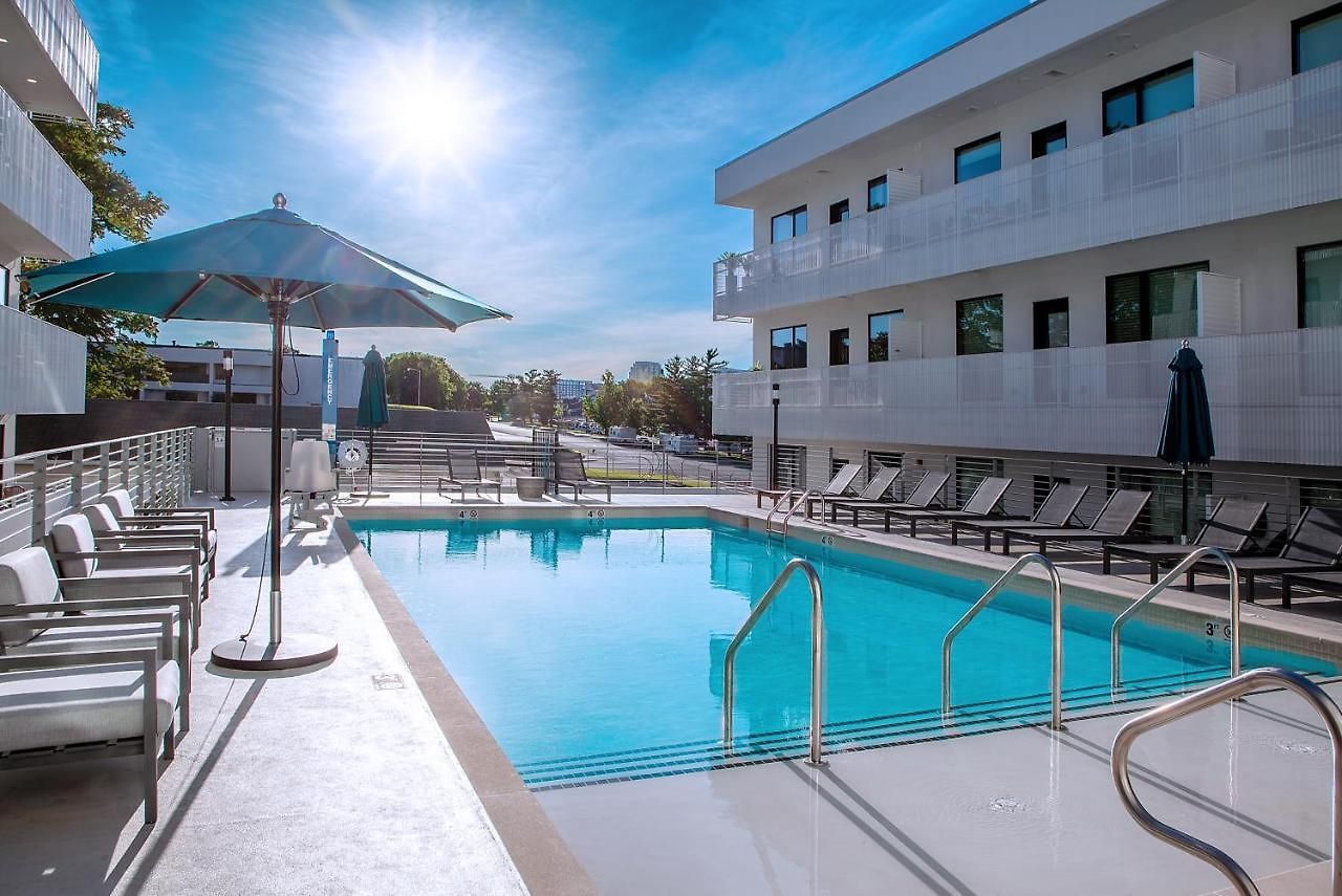 Urban Lux Modern 2 Bdr/2 Ba Condo