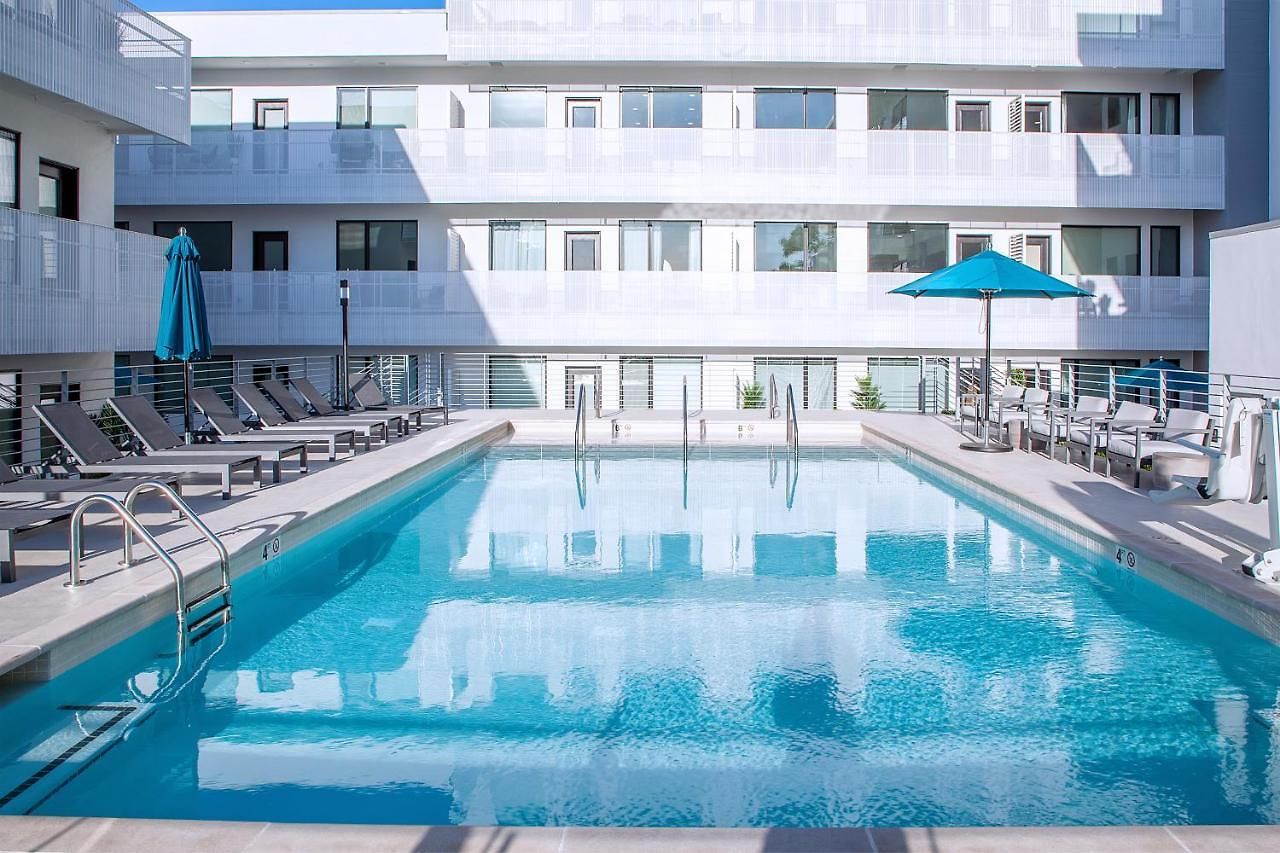 Urban Lux Modern 2 Bdr/2 Ba Condo Aparthotel