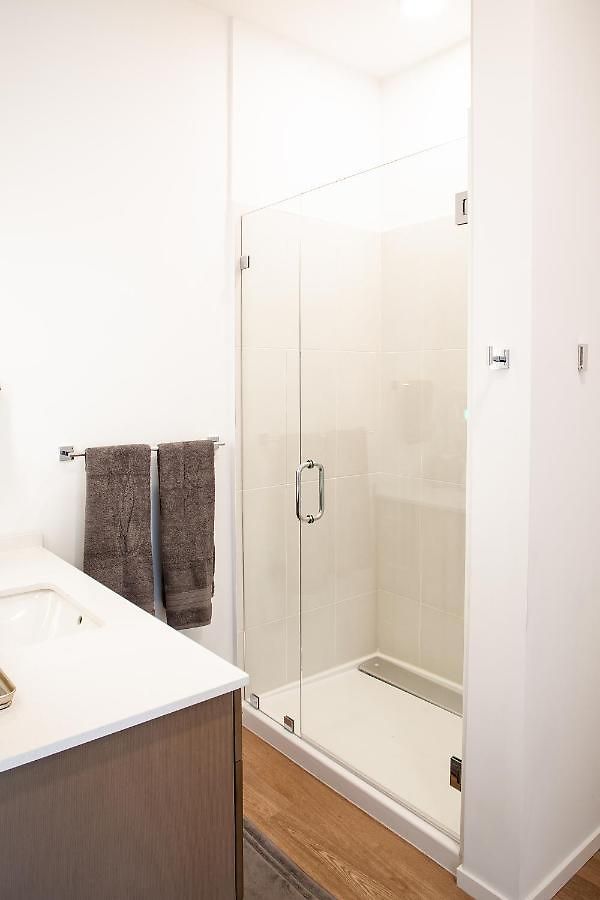 Urban Lux Modern 2 Bdr/2 Ba Condo *