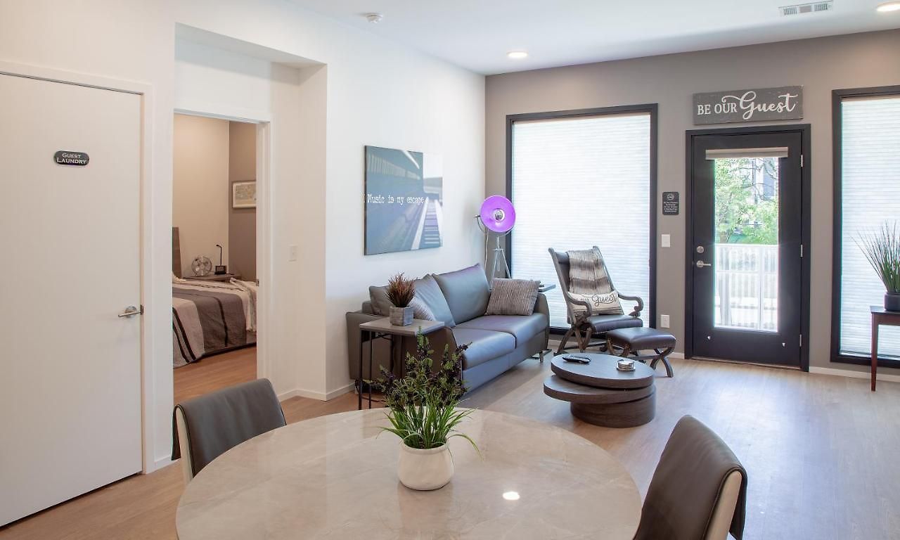 Urban Lux Modern 2 Bdr/2 Ba Condo Aparthotel *