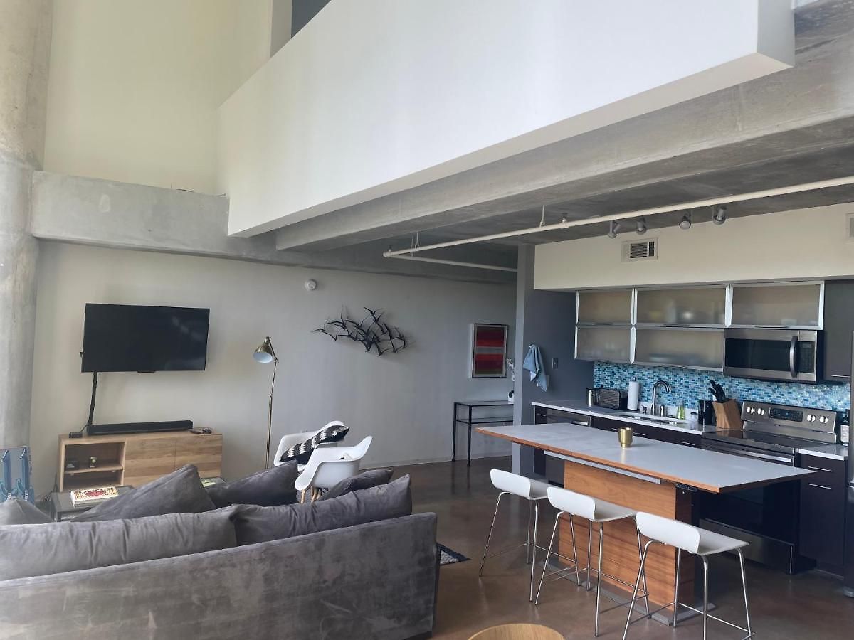 Holiday home Artsy Chic 1br 30day Min With Wifi Ac Parking Tv Furnished Rooftop