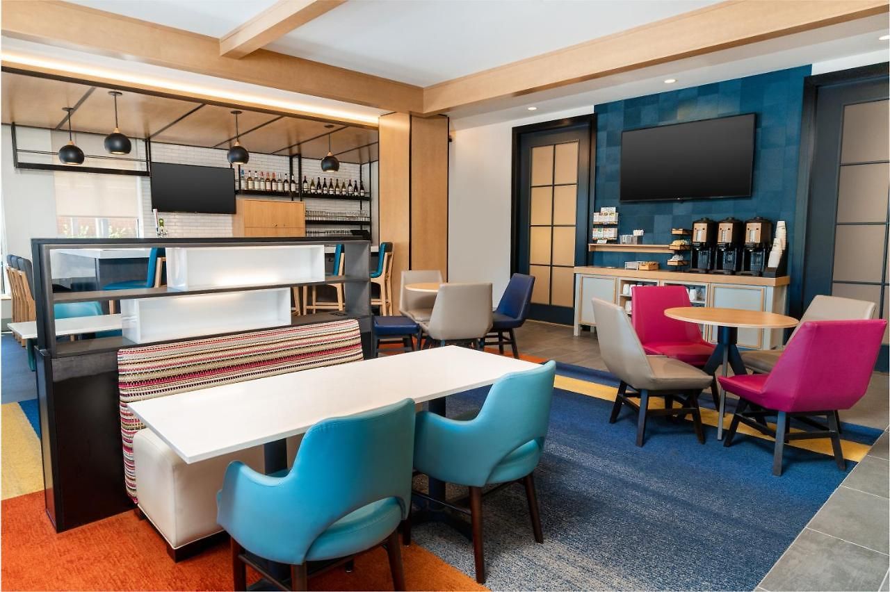 Hyatt House Airport 3*