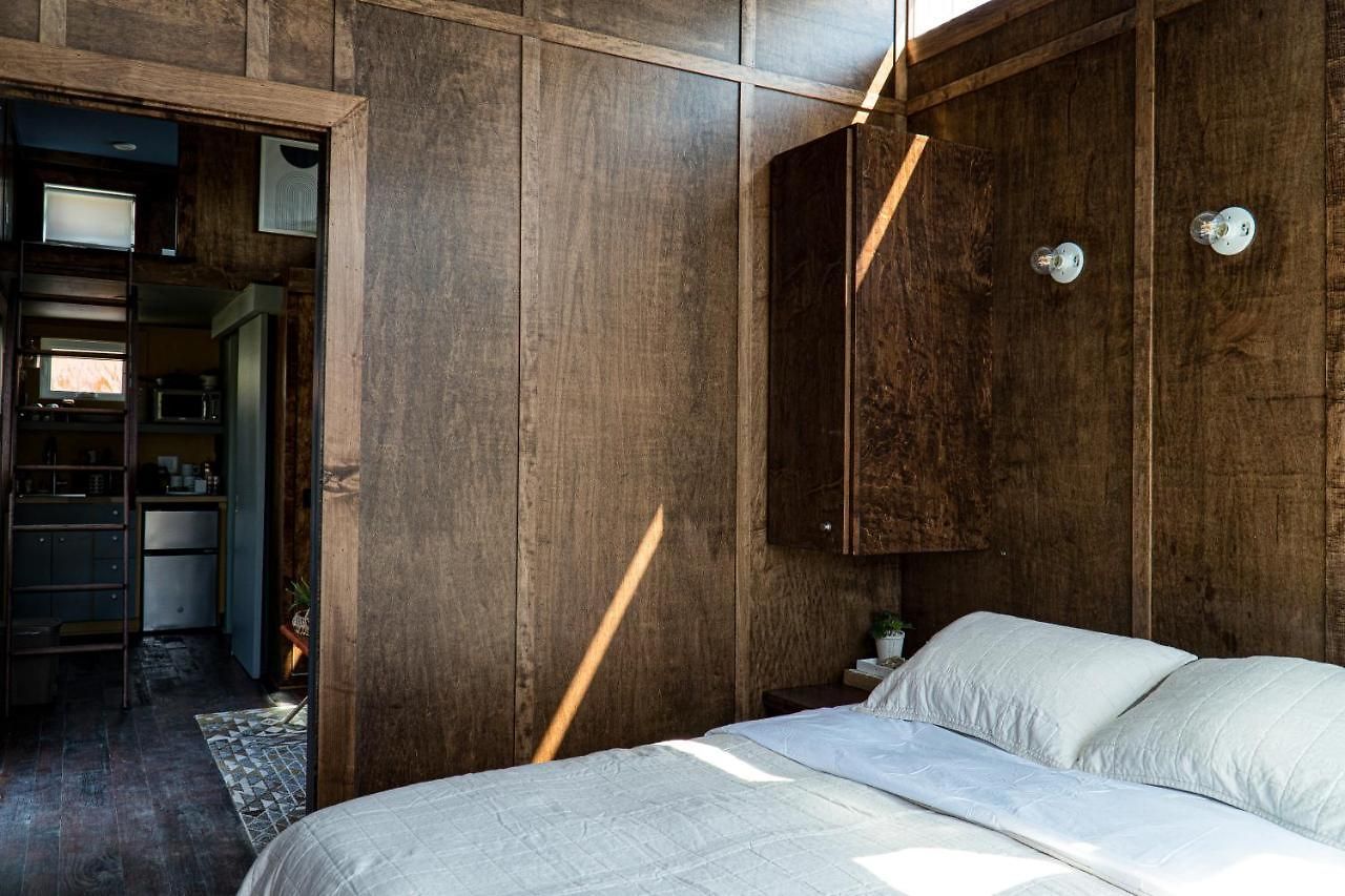 Ironwood Grove, Tiny House Aparthotel