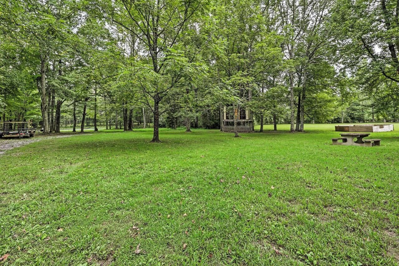 Quiet Area W/ Pool - 15 Mi To Dtwn Holiday home Nashville