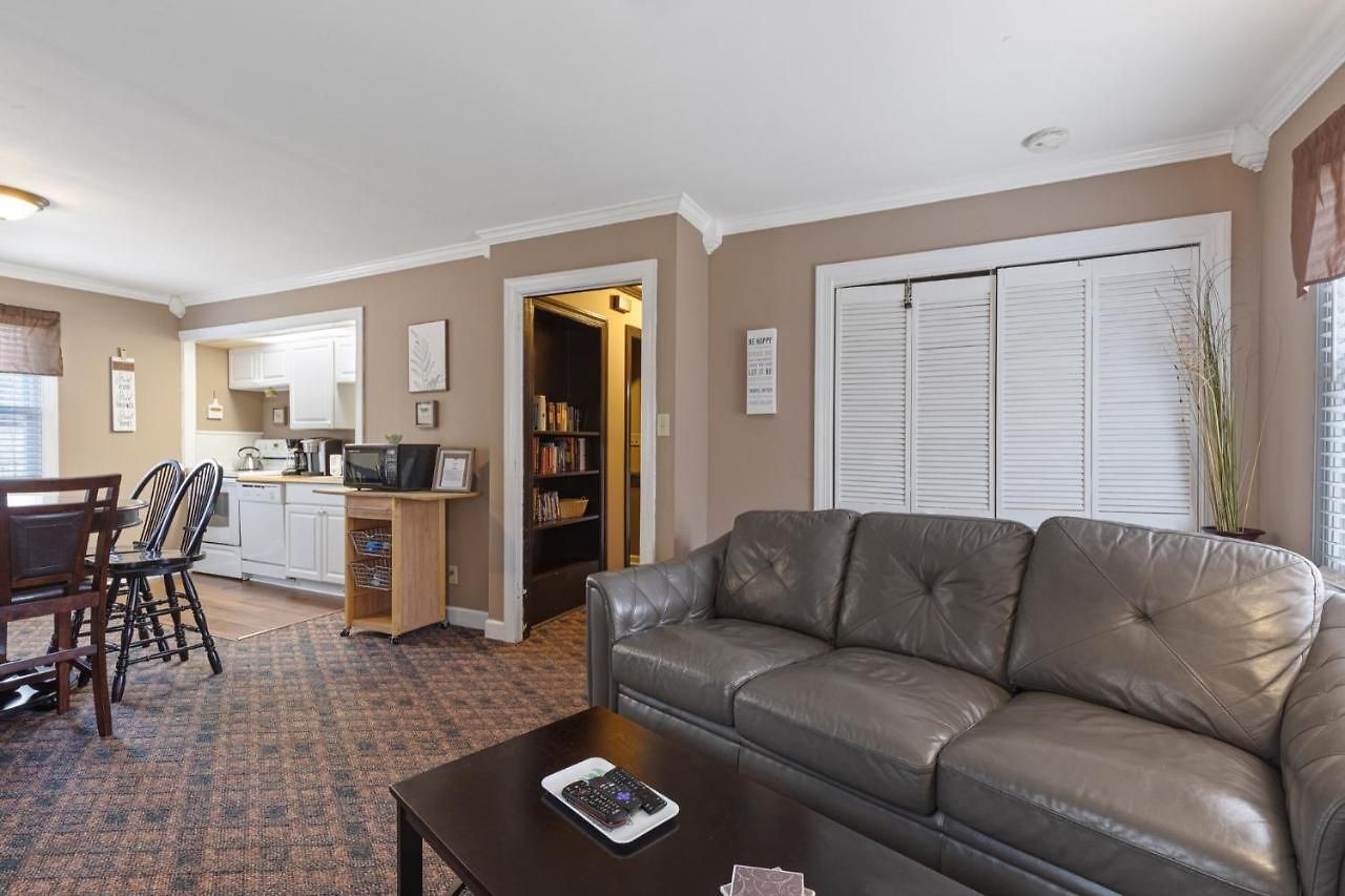 Brenda Lee History 2br Pool Hot Tub Apartment