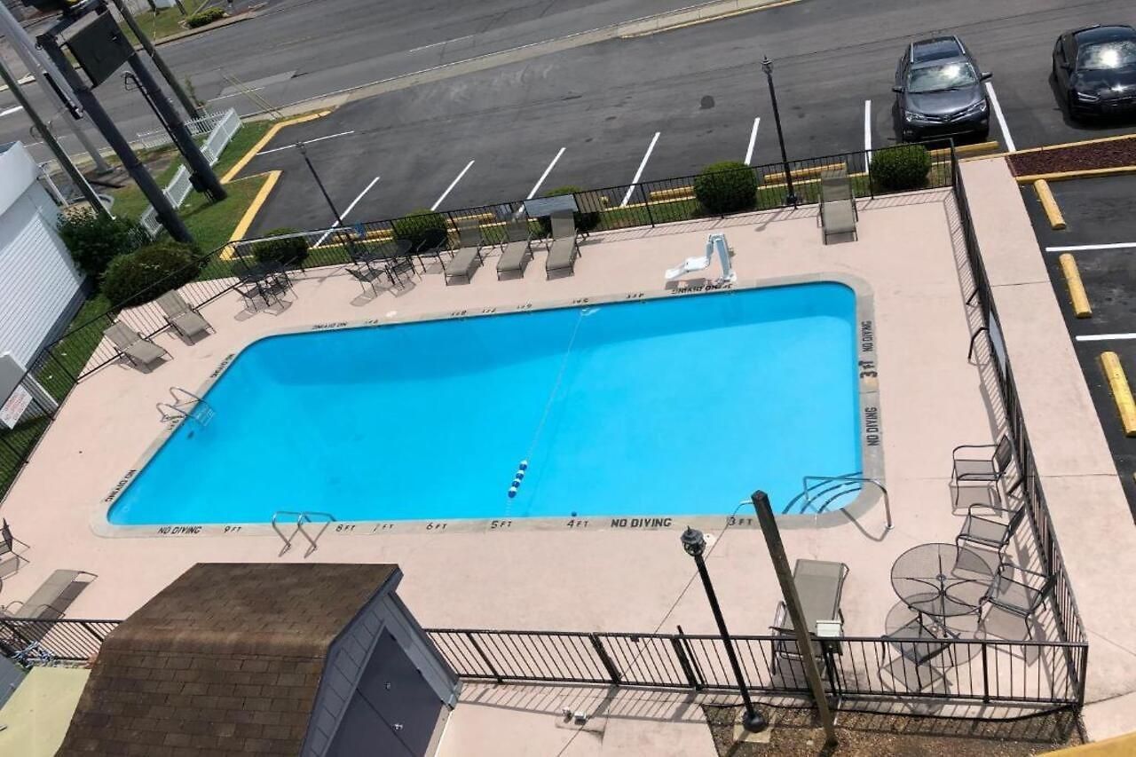 Super 8 By Wyndham Downtown Hotel Nashville