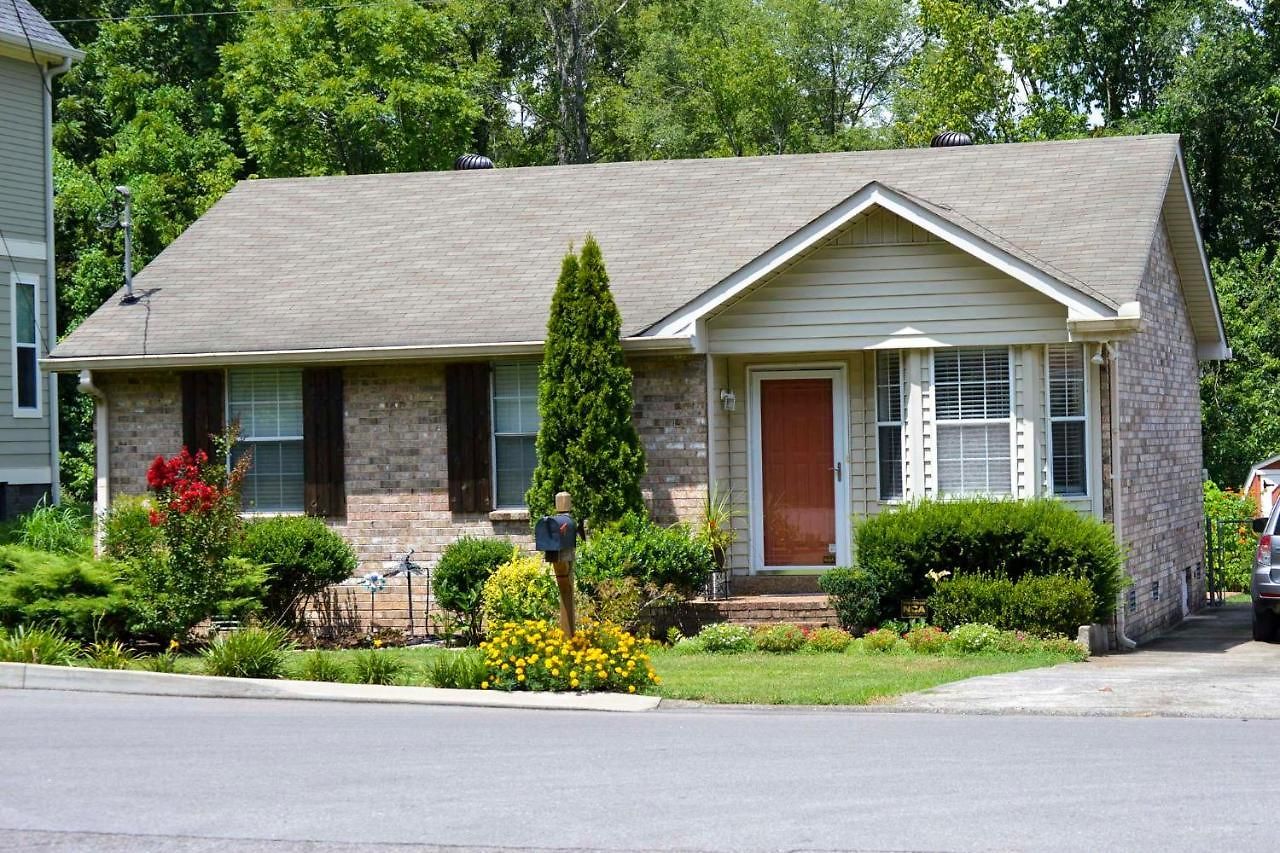 Holiday home Lively East Pad: Walk To Bars & Eateries Nashville