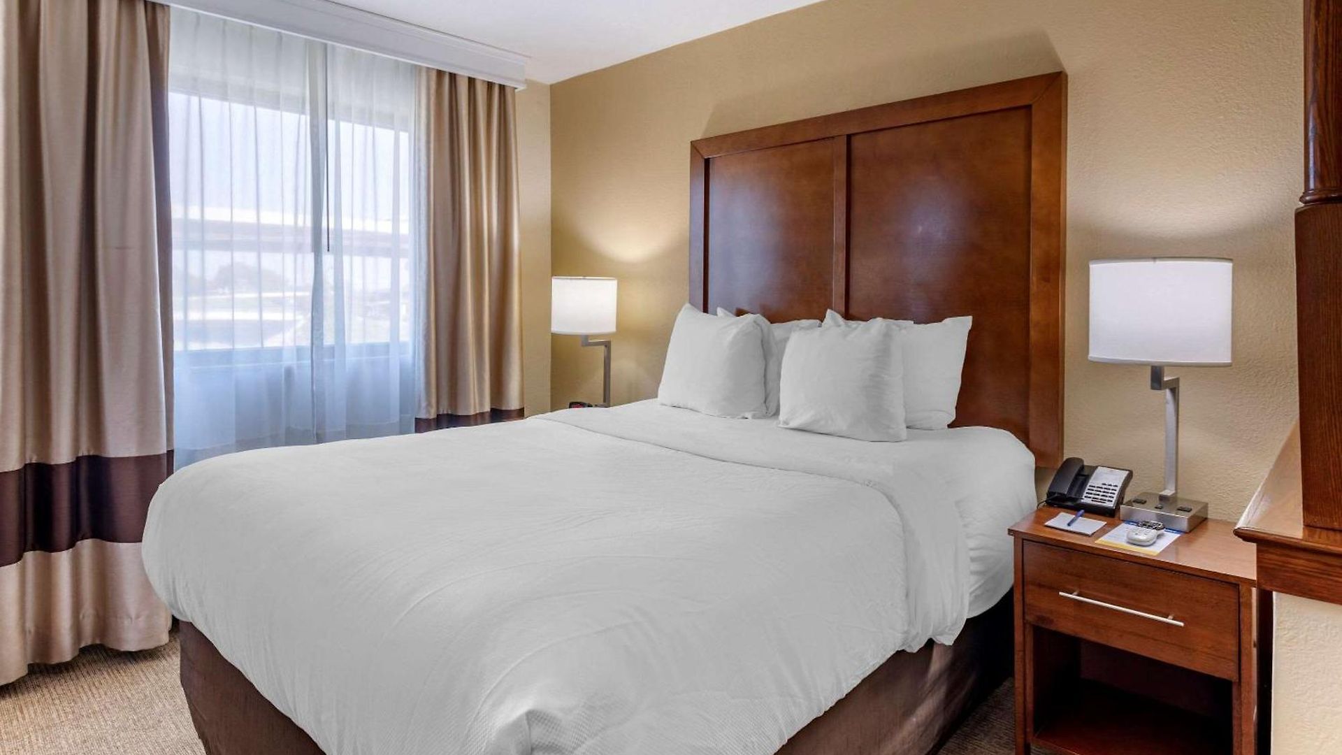 Comfort West Inn