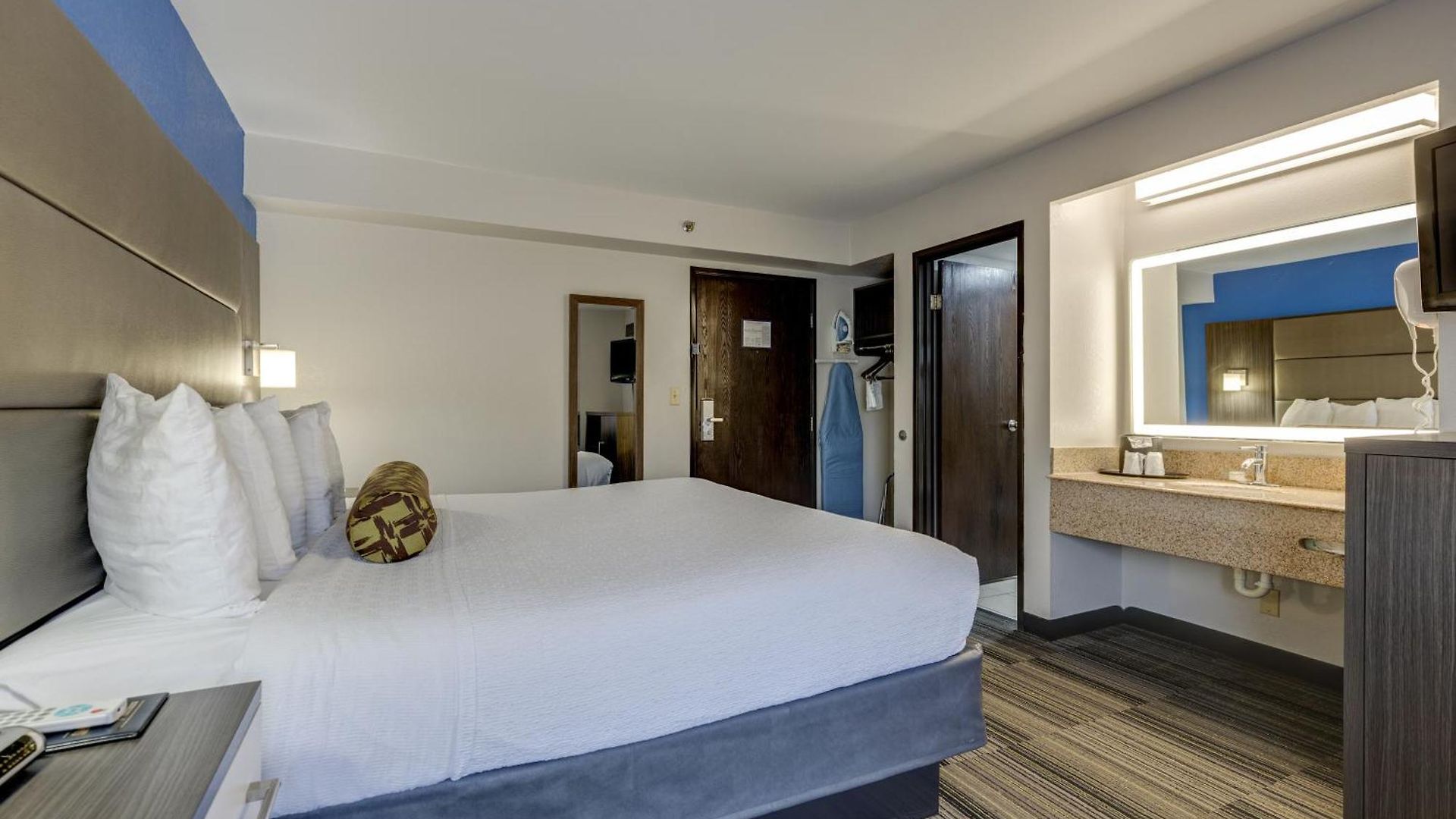 Hotel Alexis And