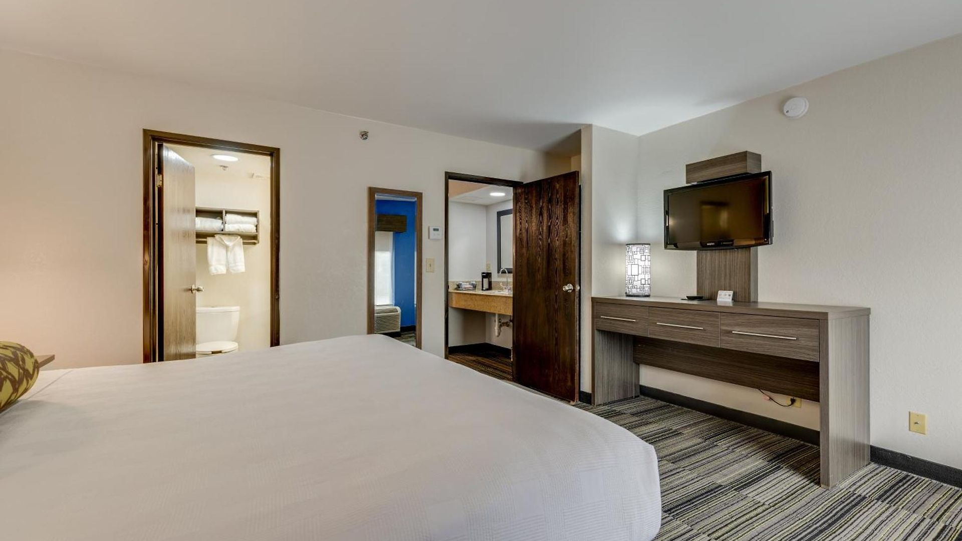Hotel Alexis And