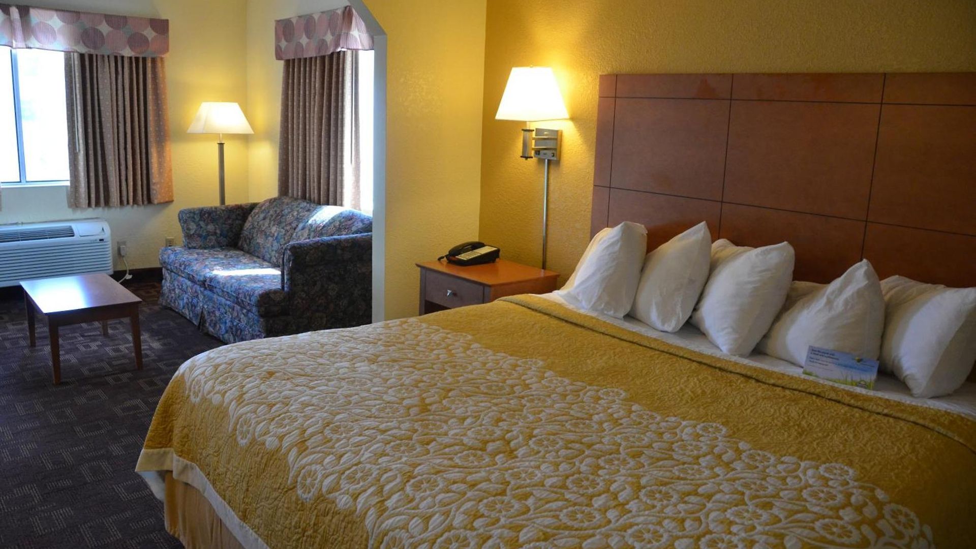 Days By Wyndham Airport East Hotel