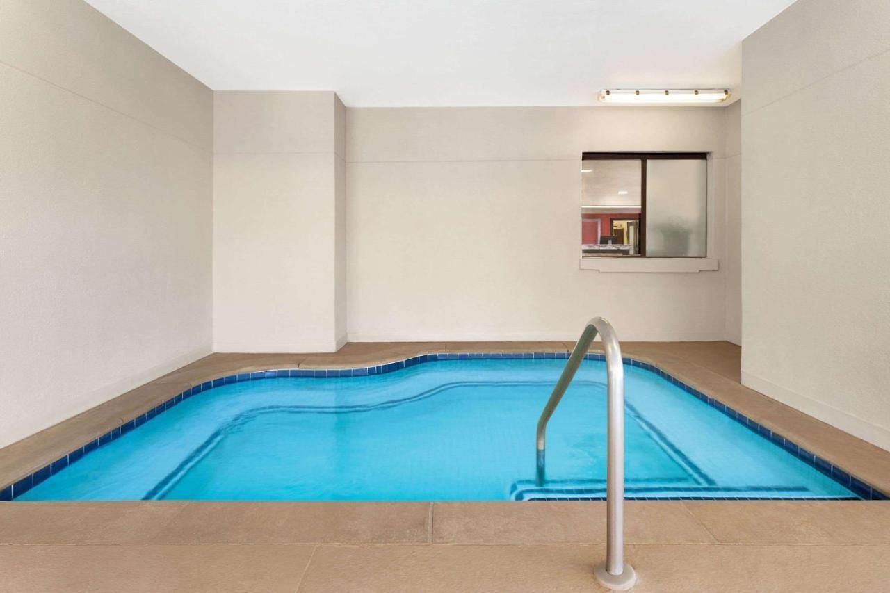 Luxe Hotel
