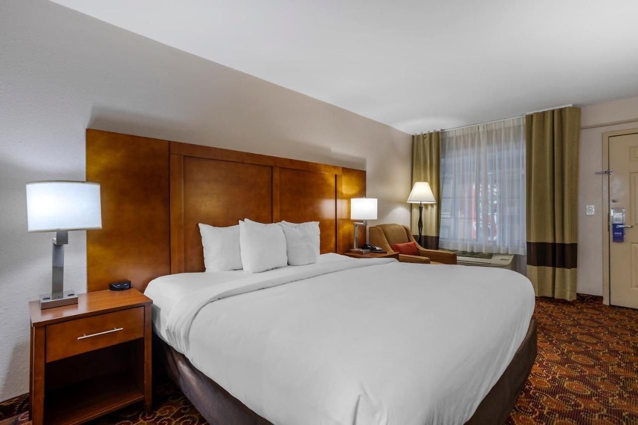 Comfort Downtown - Music Center 4* Nashville