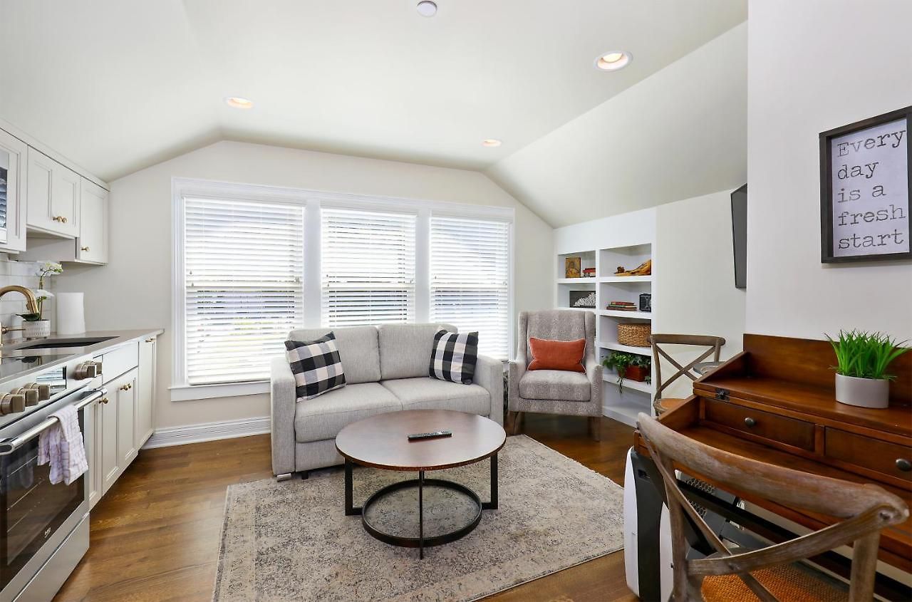 The Livery On 5th, Unit B Nashville