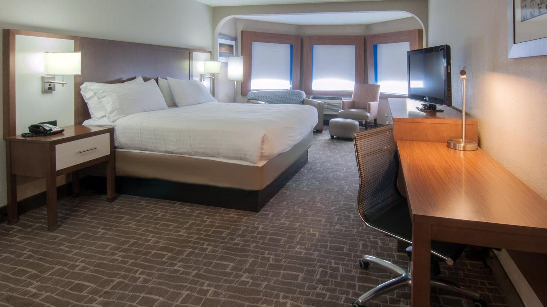 Express & Nashville-i-40 & I-24 Hotel 3*