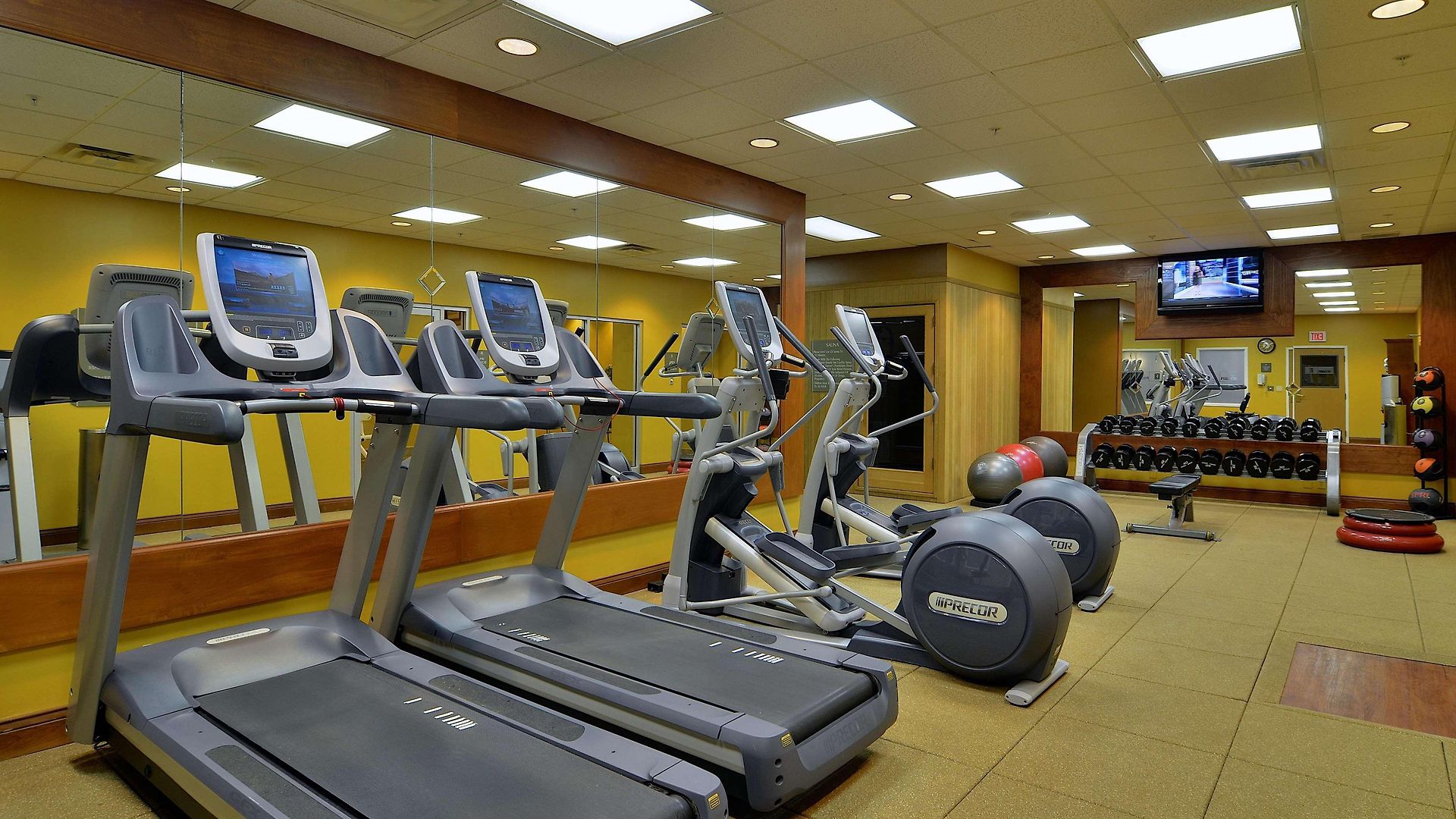 Hotel Embassy - At Vanderbilt 3*