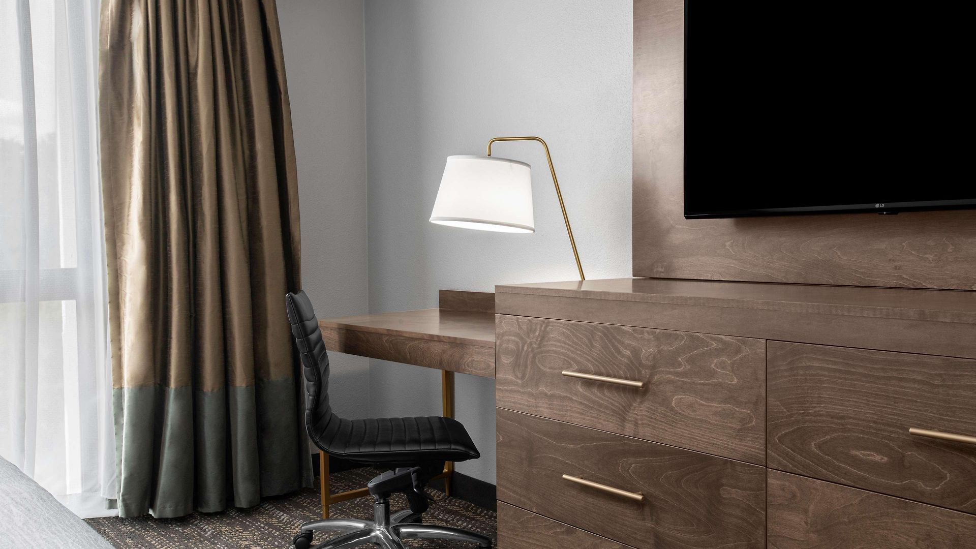 Embassy By Hilton Airport Hotel Nashville