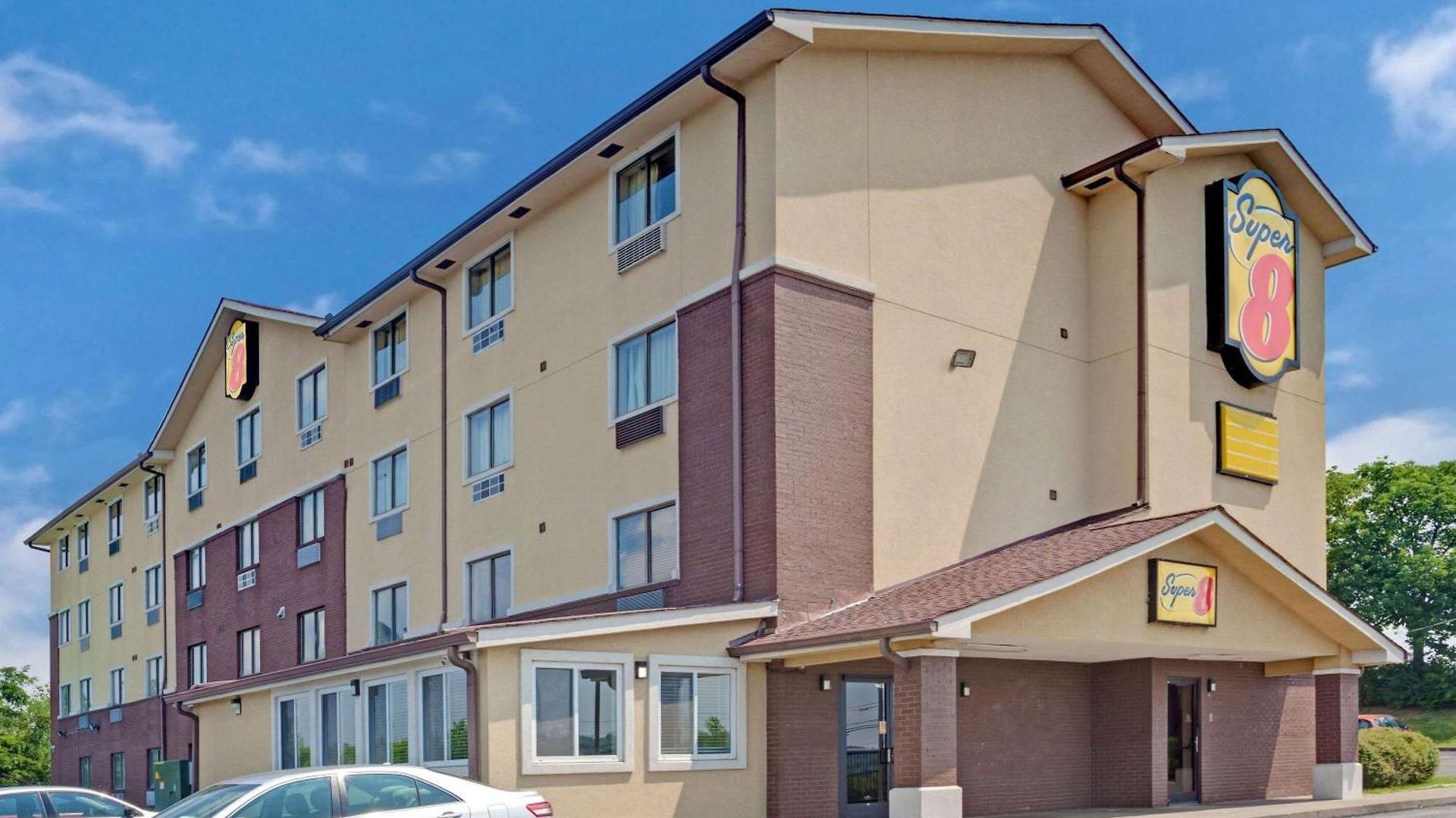 Super 8 By Wyndham Nashville/ Dntn/ Opryland Area