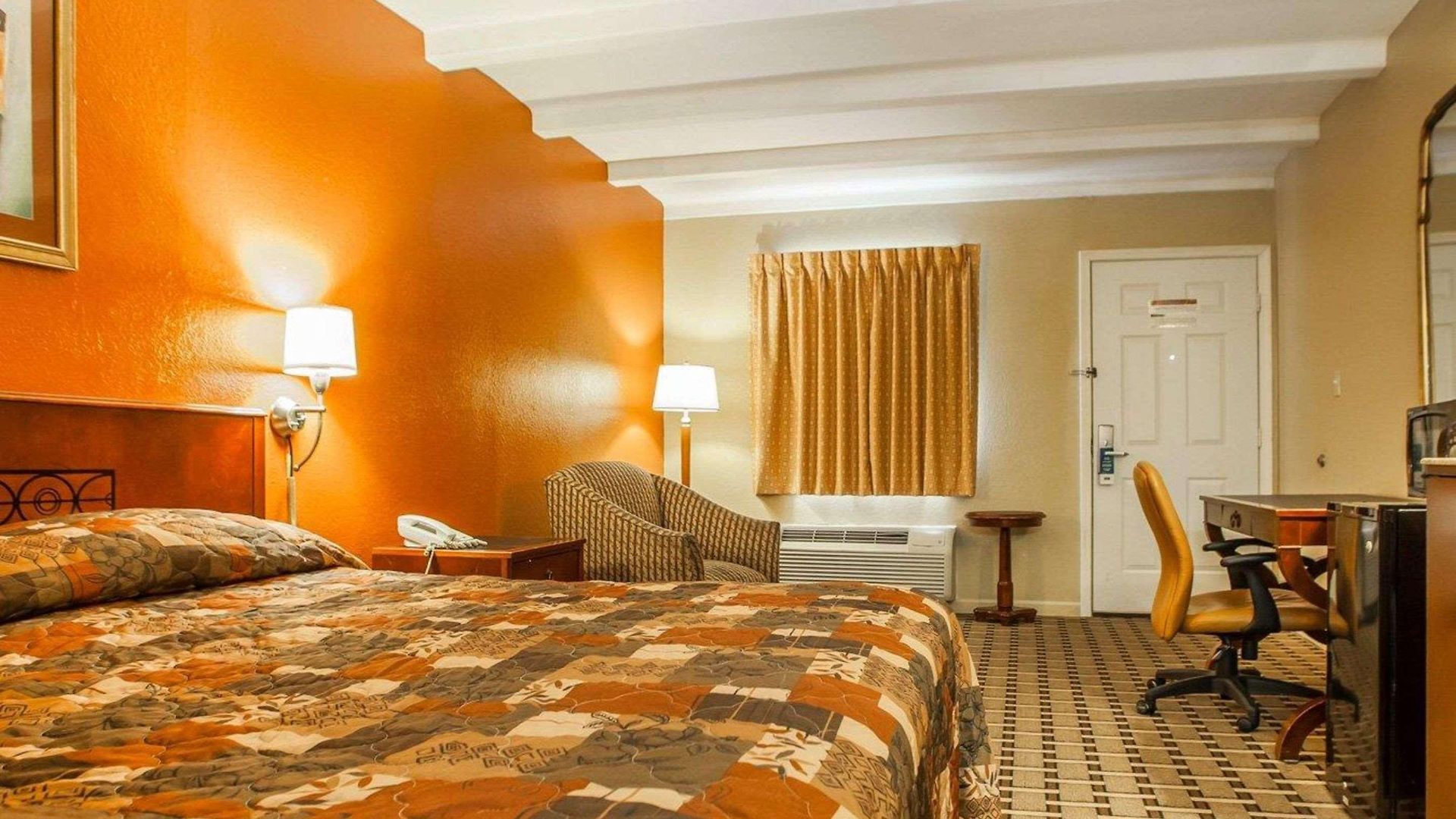 Rodeway Airport Hotel 2*