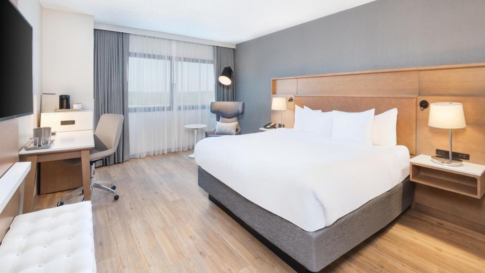 Hotel Radisson Airport 4*