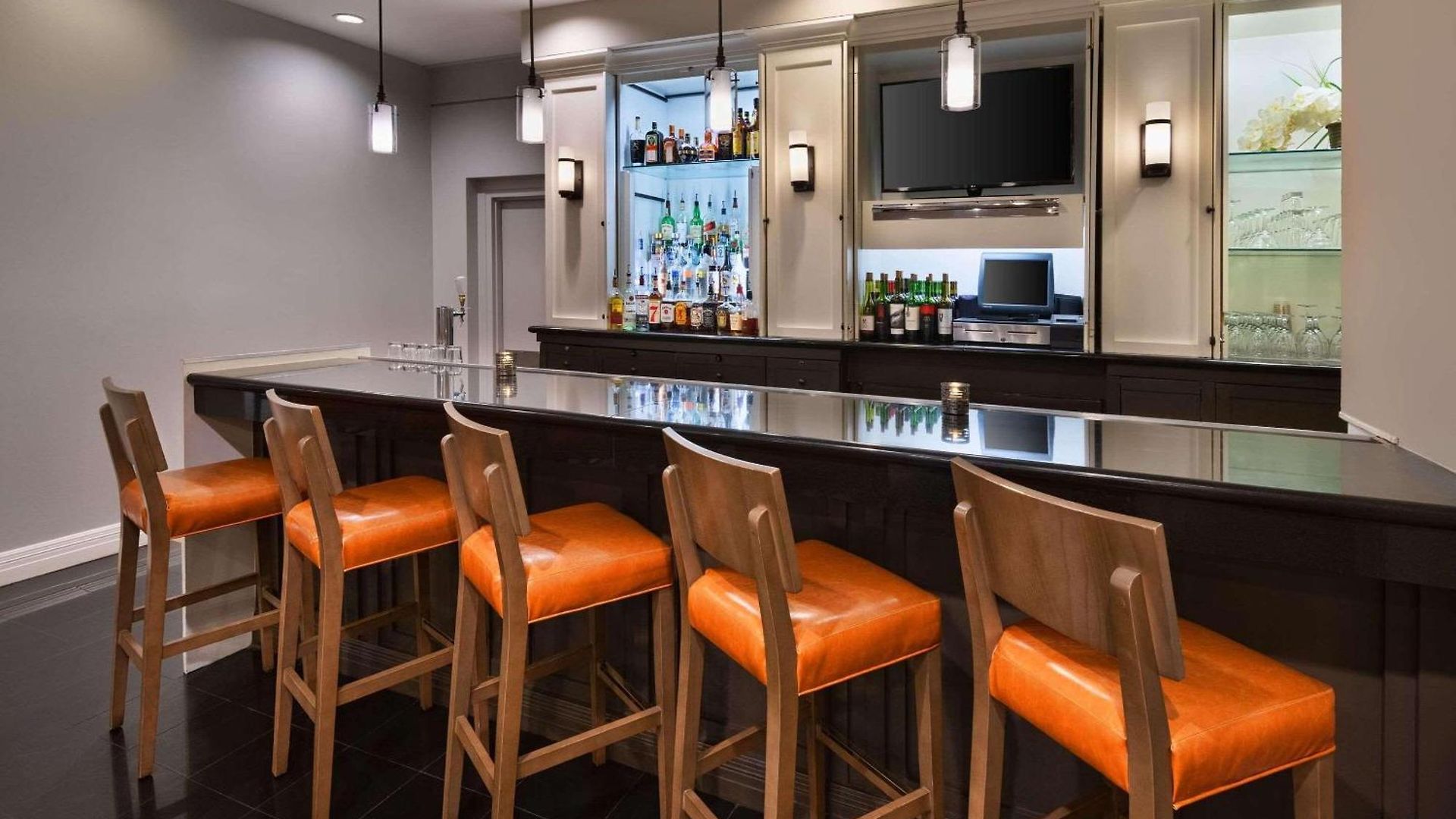 Radisson Airport 4*
