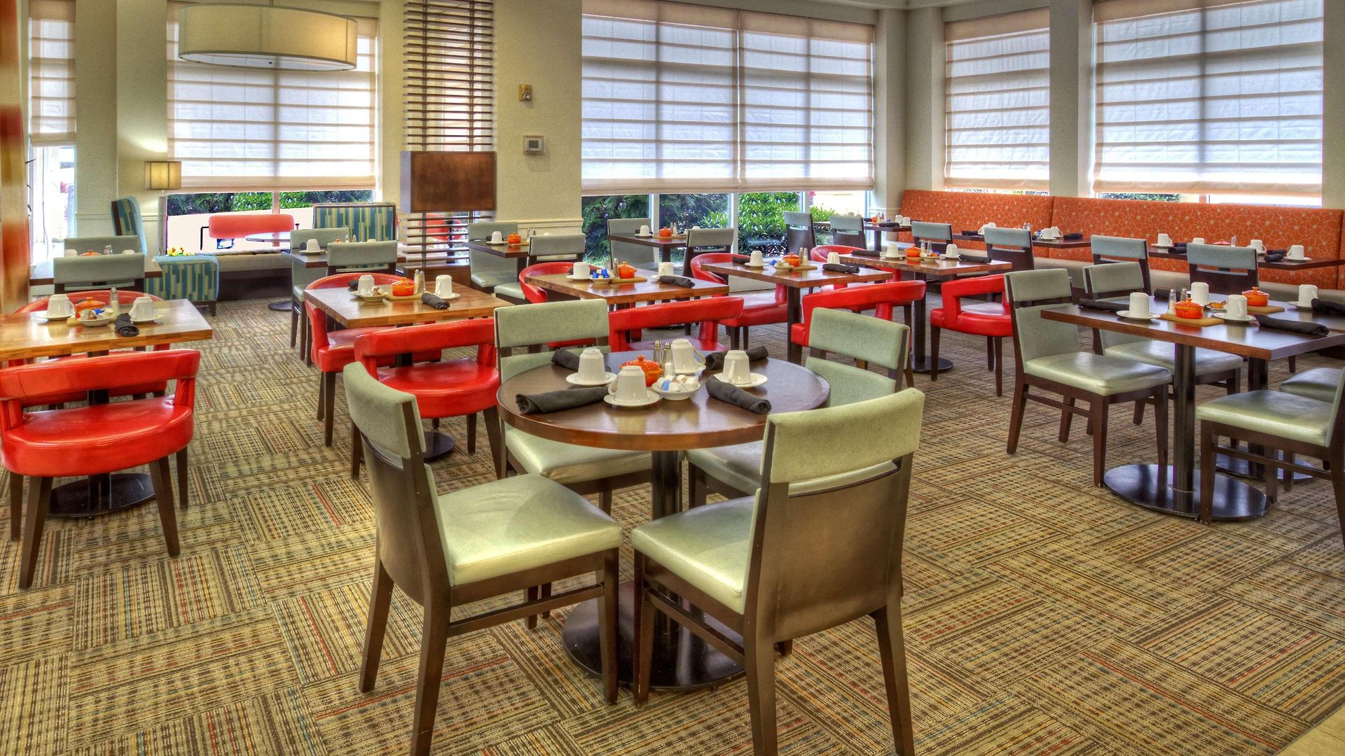 Hilton Garden Airport Hotel 3*