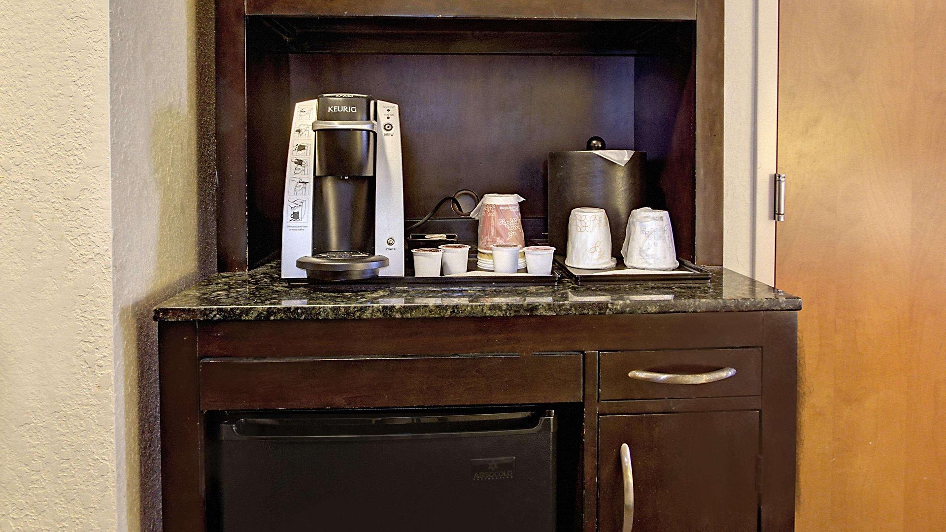 Hilton Garden Airport Hotel 3*