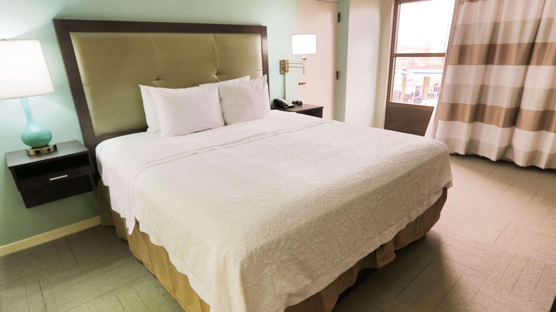 Hotel Hampton & Nashville-airport 3*