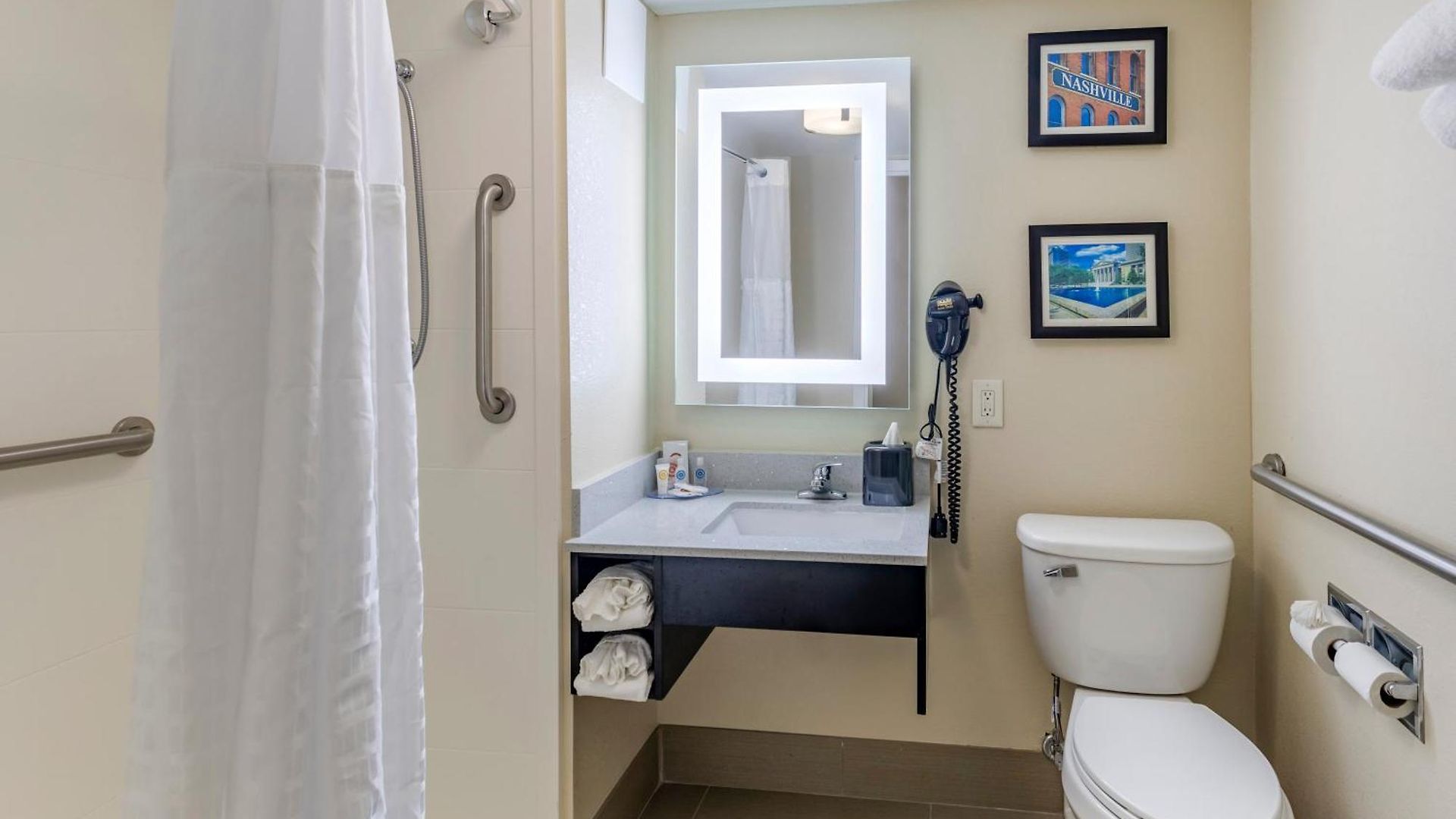 Comfort - Opryland Area 4*