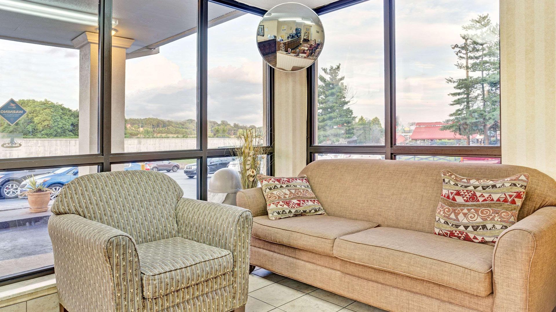 Inn Comfort - Opryland Area Nashville
