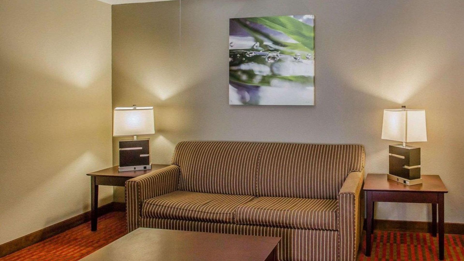 Quality Airport Hotel 4*