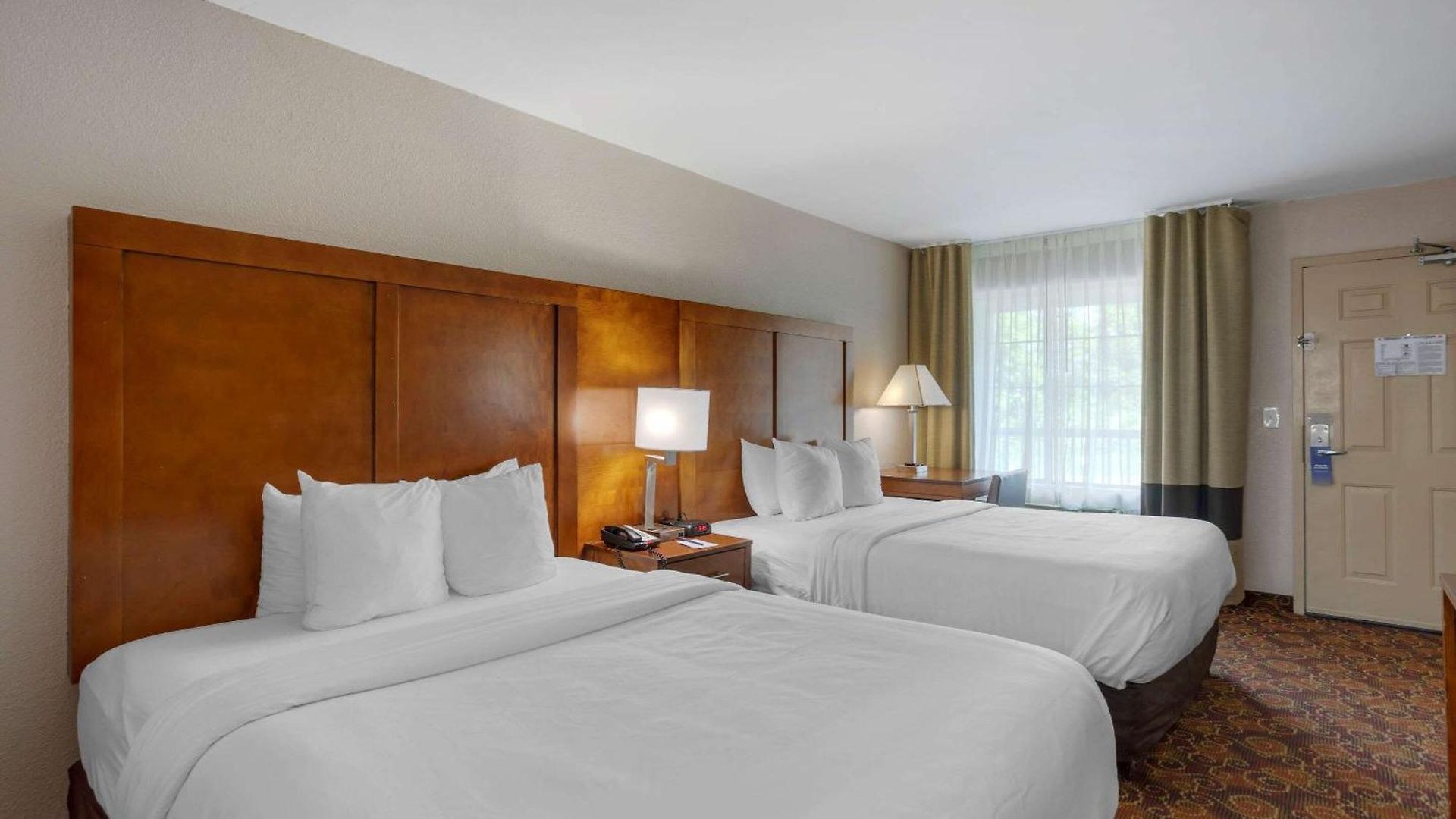 Comfort Downtown - Music Center 4*